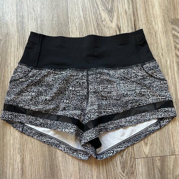 Lululemon Pace Perfect Short 3" in Air Time White Black Size 4 - Picture 4 of 8